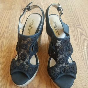 Lucky Brand Womans Sz 7.5 Medium Laced Wedges